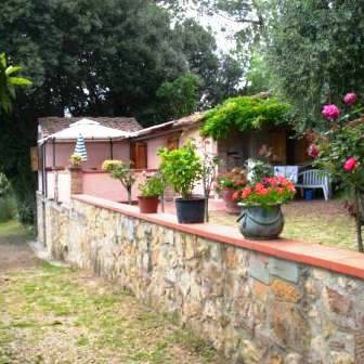 Apartments between woods and truffles