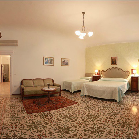 Apartment in Florence in an Historical Square