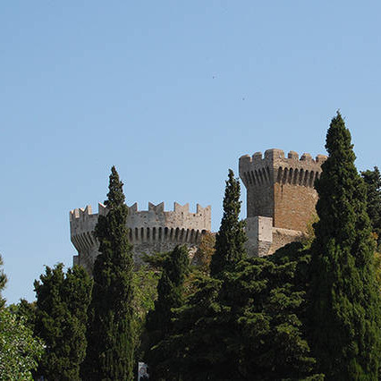 Casale di 11 appartamenti in Val Di Cornia