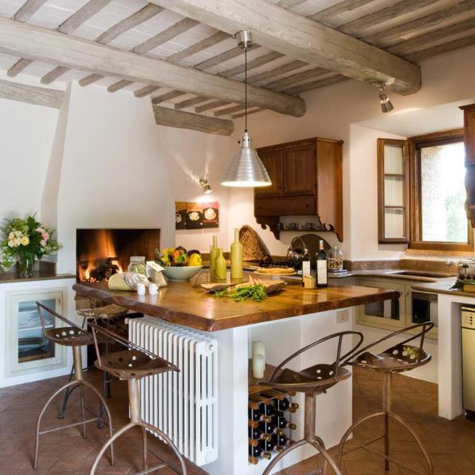 Renovated villa in the tuscan countryside