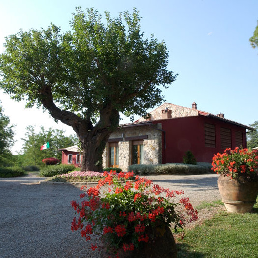 Luxury farmhouse in the heart of Tuscany